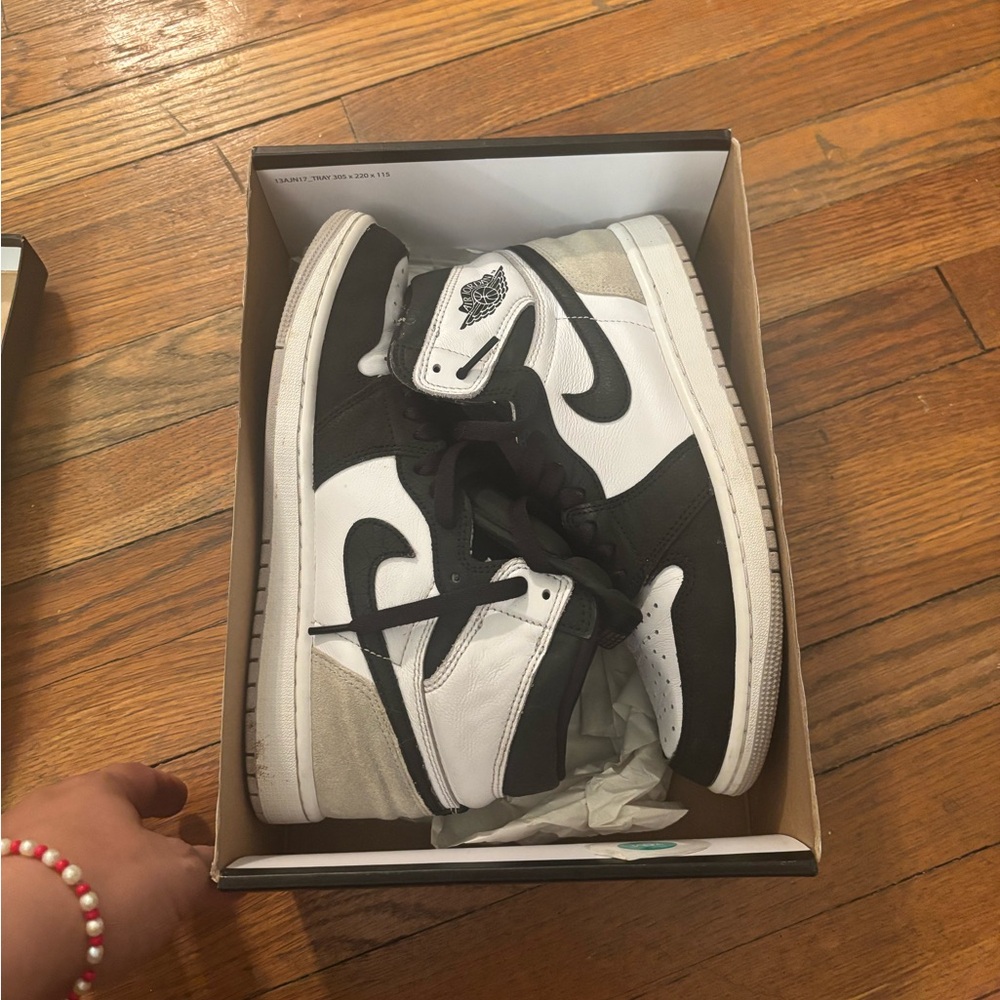 Air Jordan 1 Retro High OG 'Stage
Haze 2022